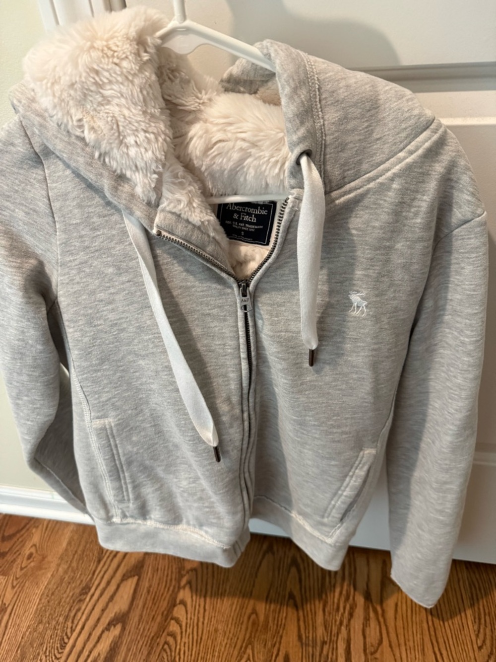 Abercrombie & Fitch Light Gray Hoodie with Sherpa Lining size small